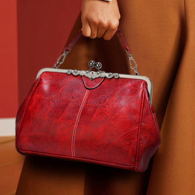 Sienna | Timeless Vintage Handbag with Elegant Flap Closure